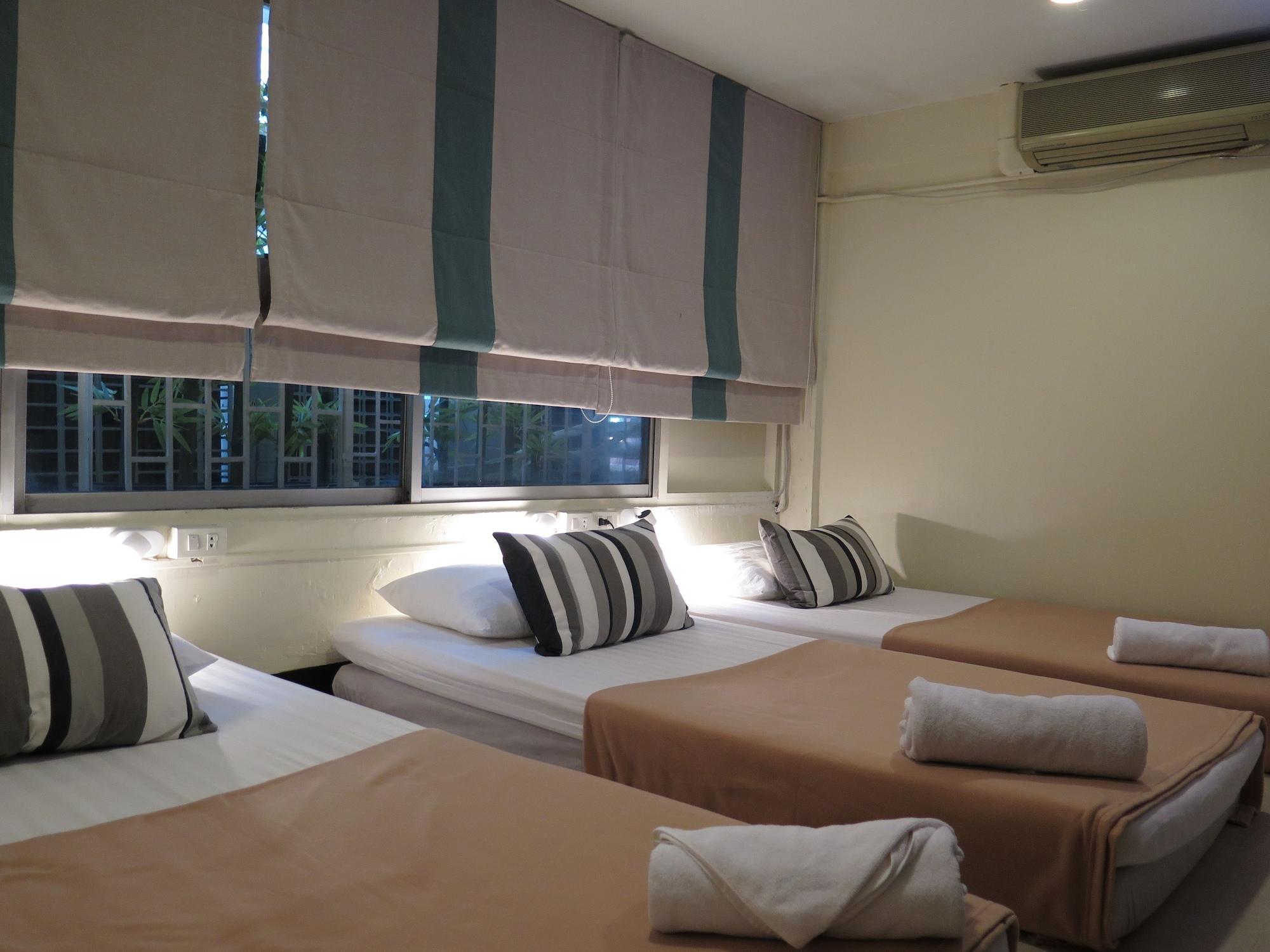 I-Sleep Silom Hostel Bangkok Exterior photo